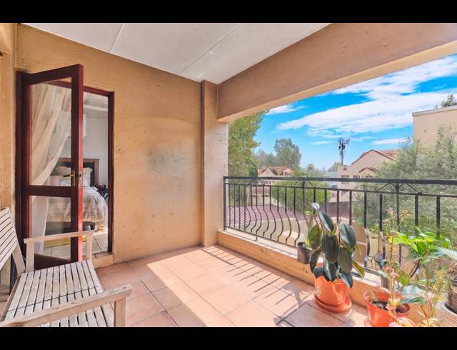 2 BEDROOM APARTMENT TO LET IN SUNNINGHILL